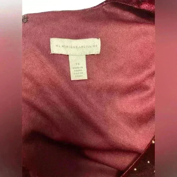 ML Monique Lhuillier Burgundy Velvet Studded Gown NWT Size 16 $495 Reta - Picture 7 of 7